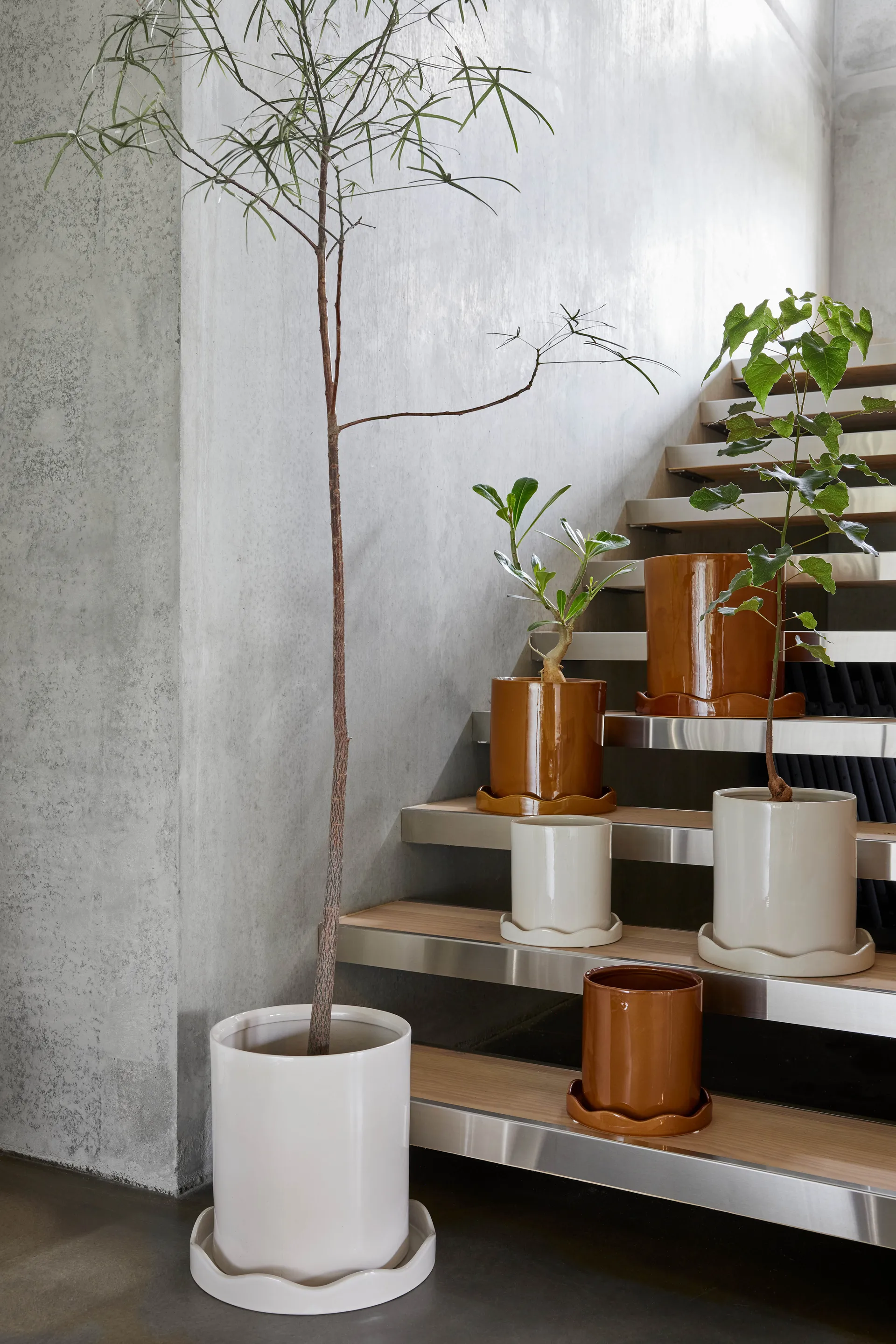 Nami ruukku aluslautasella Ø21,5 cm medium., Valkoinen OYOY