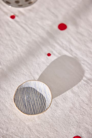 Nori pöytäliina 140x260 cm - White-cherry red - OYOY