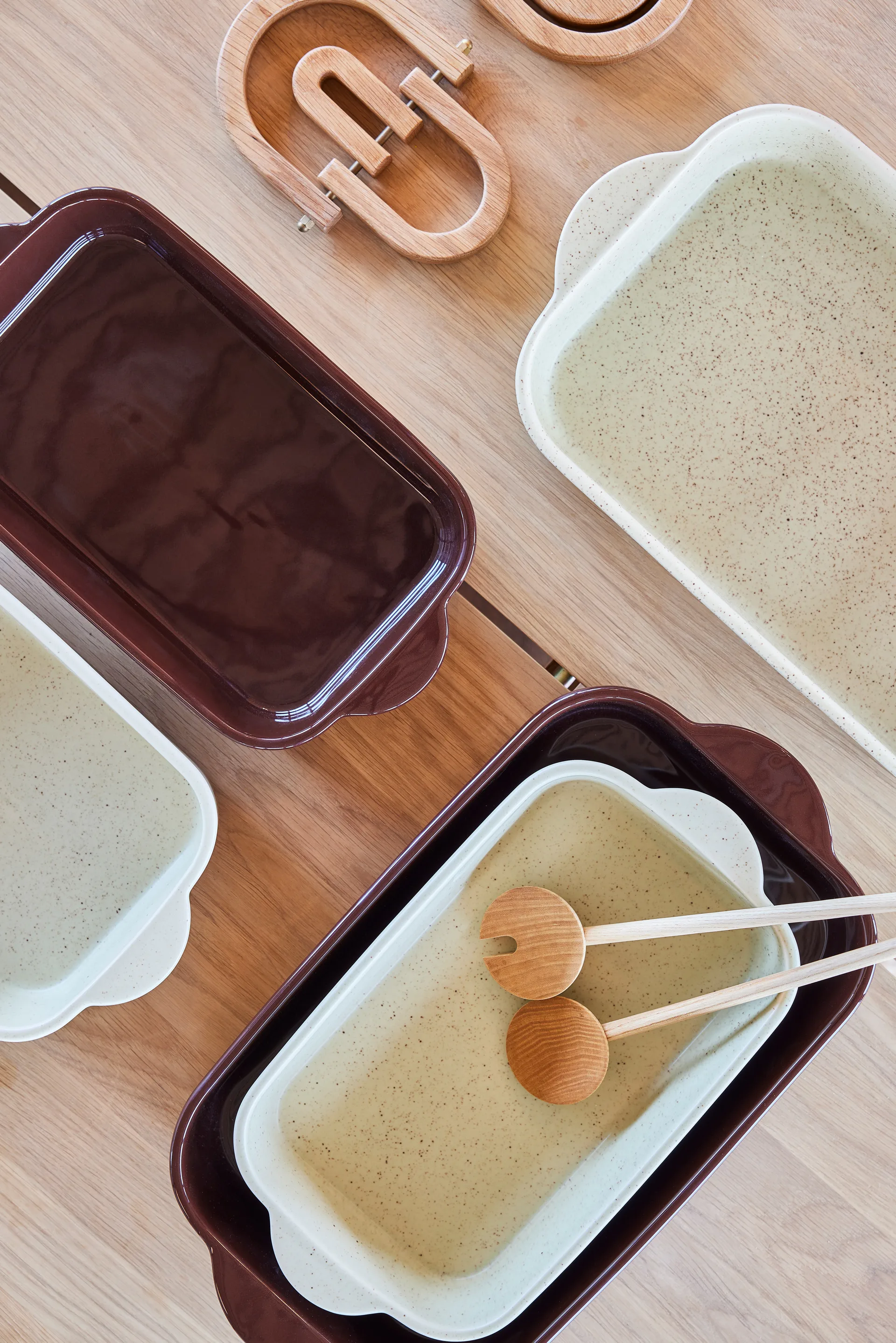 Yuka uuninkestävä vuoka 22x40 cm, Reactive olive OYOY