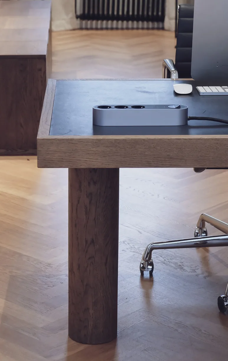 Edgar Power Bar jatkojohto, Satiinialumiini palett3