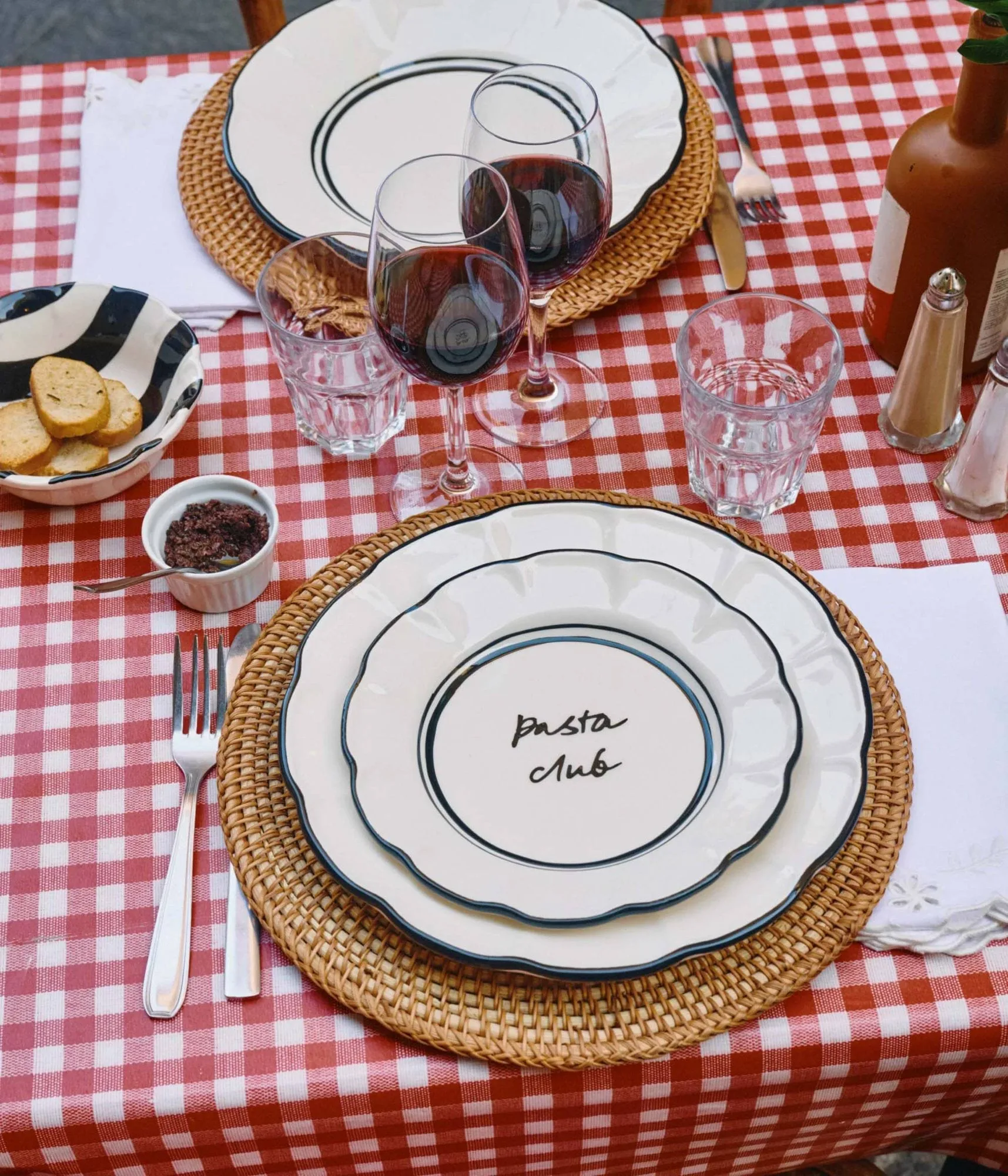 Bistro-salaattilautanen, Black, 21,5 cm Pick a Poppy