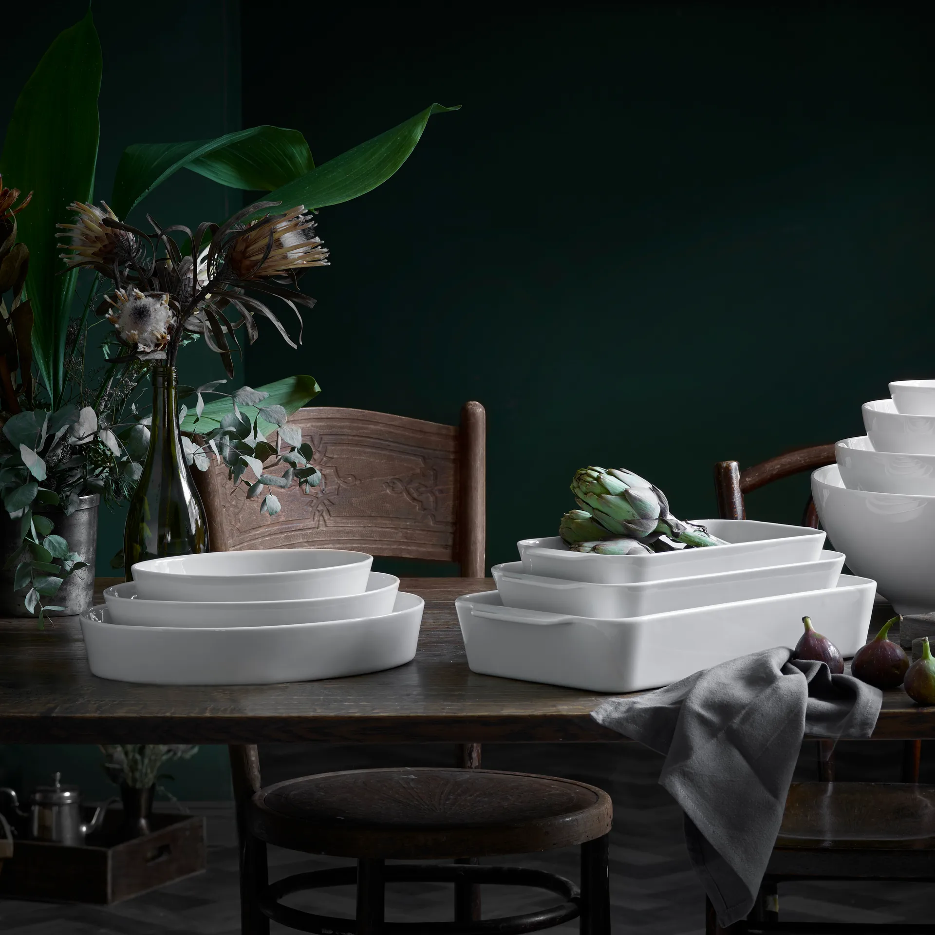 Pillivuyt-lautanen, ovaalinmuotoinen, Keskikoko Pillivuyt