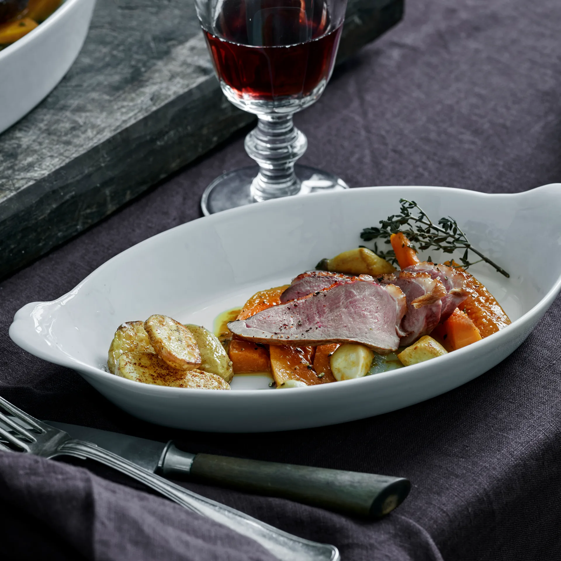 Pillivuyt-tarjoiluvati, ovaalinmuotoinen, valkoinen, 23x13 cm Pillivuyt