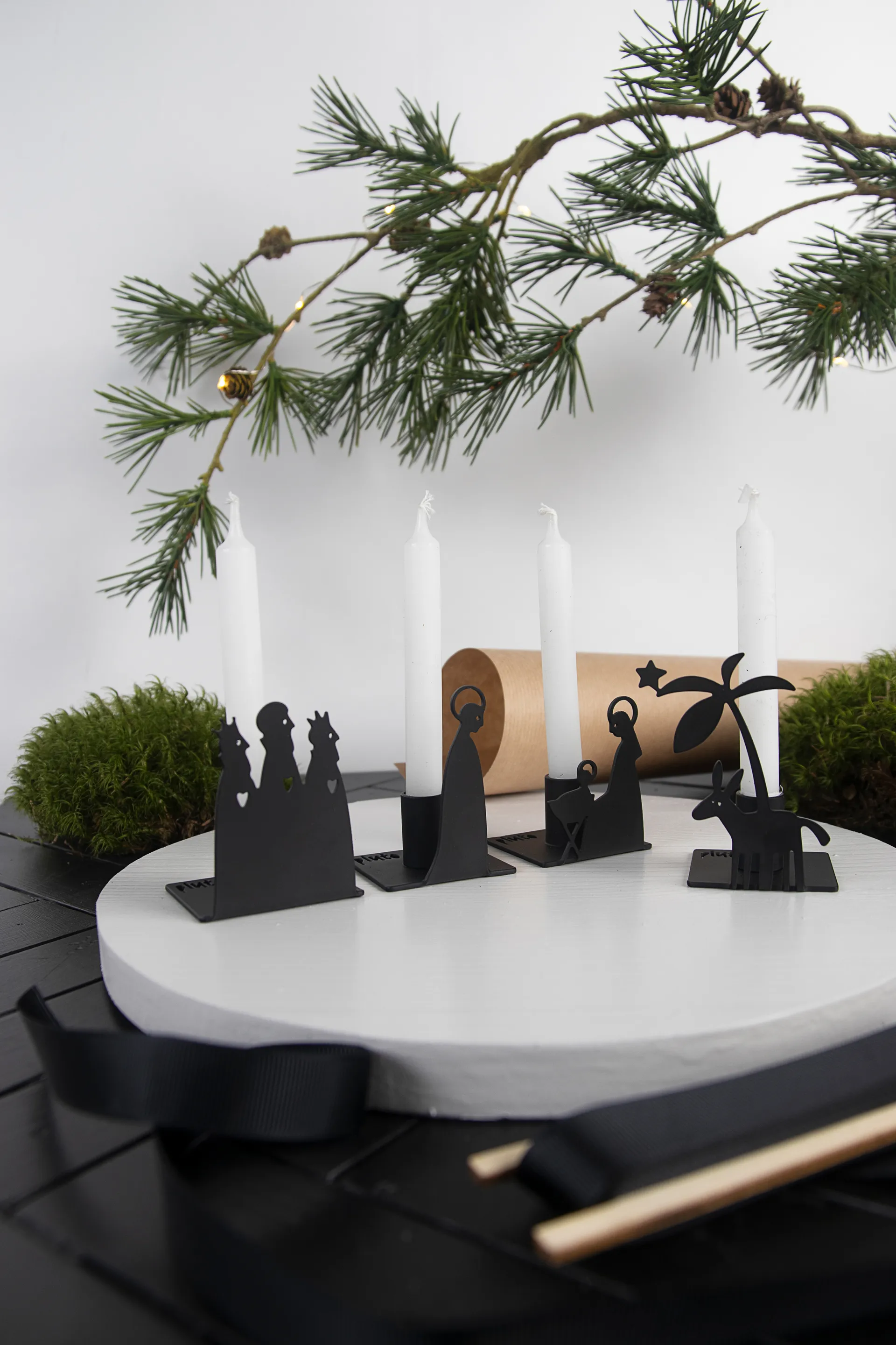 Seimi adventtikynttilänjalka metali, Pieni Pluto Design