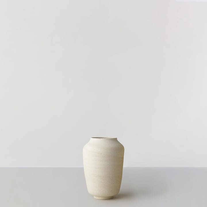 Hand turned vase no. 59 Classic, Vanilla Ro Collection