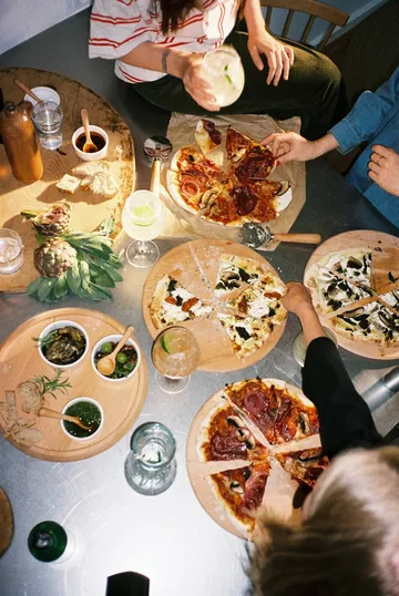 Grand Cru pizzalauta ja -leikkuri - Pyökki, Ø35 cm - Rosendahl