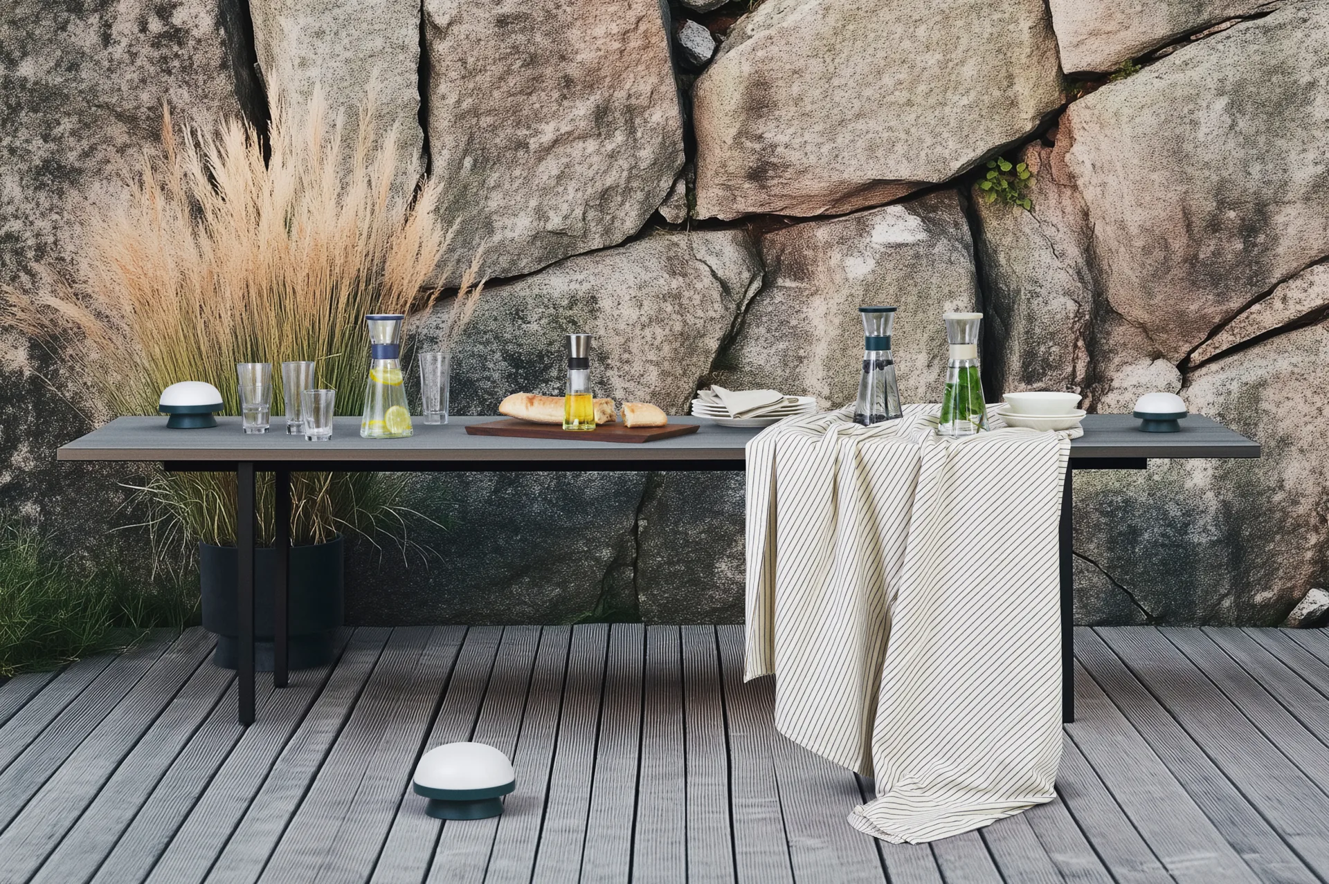 Soft Spot dots aurinkokennovalo Ø21 cm, Forest green. Rosendahl