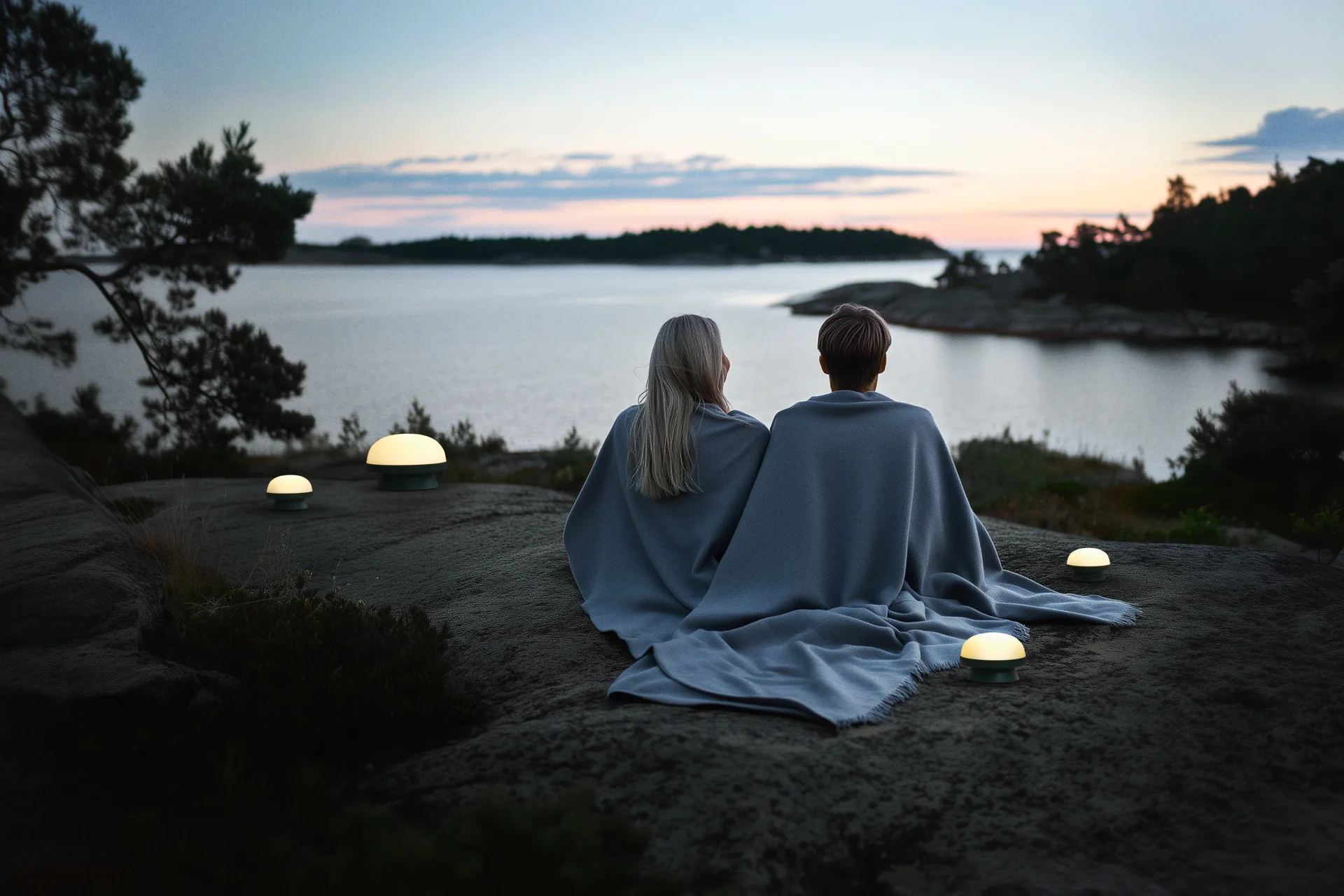 Soft Spot dots aurinkokennovalo Ø21 cm, Forest green. Rosendahl