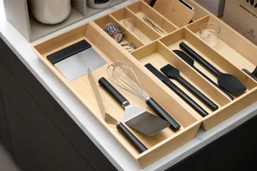 Emma palettiveitsi kapea teräs 33 cm - Musta - Rosti