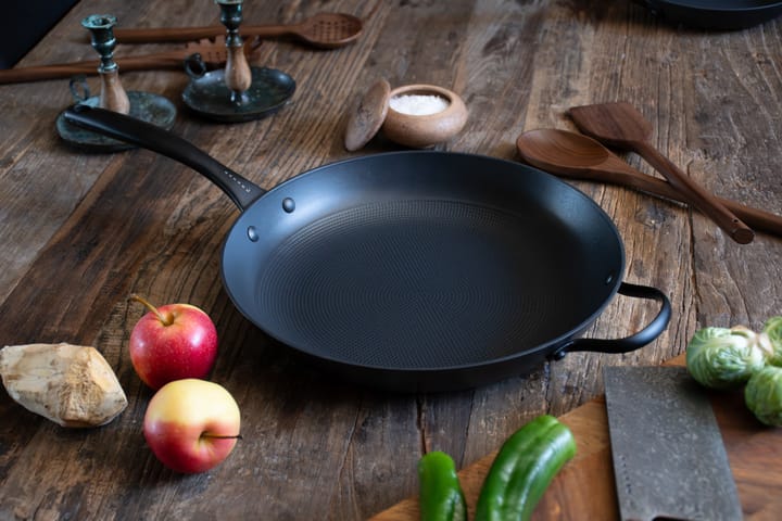 Satake kevytvalurautainen keraaminen paistinpannu, 32 cm Satake