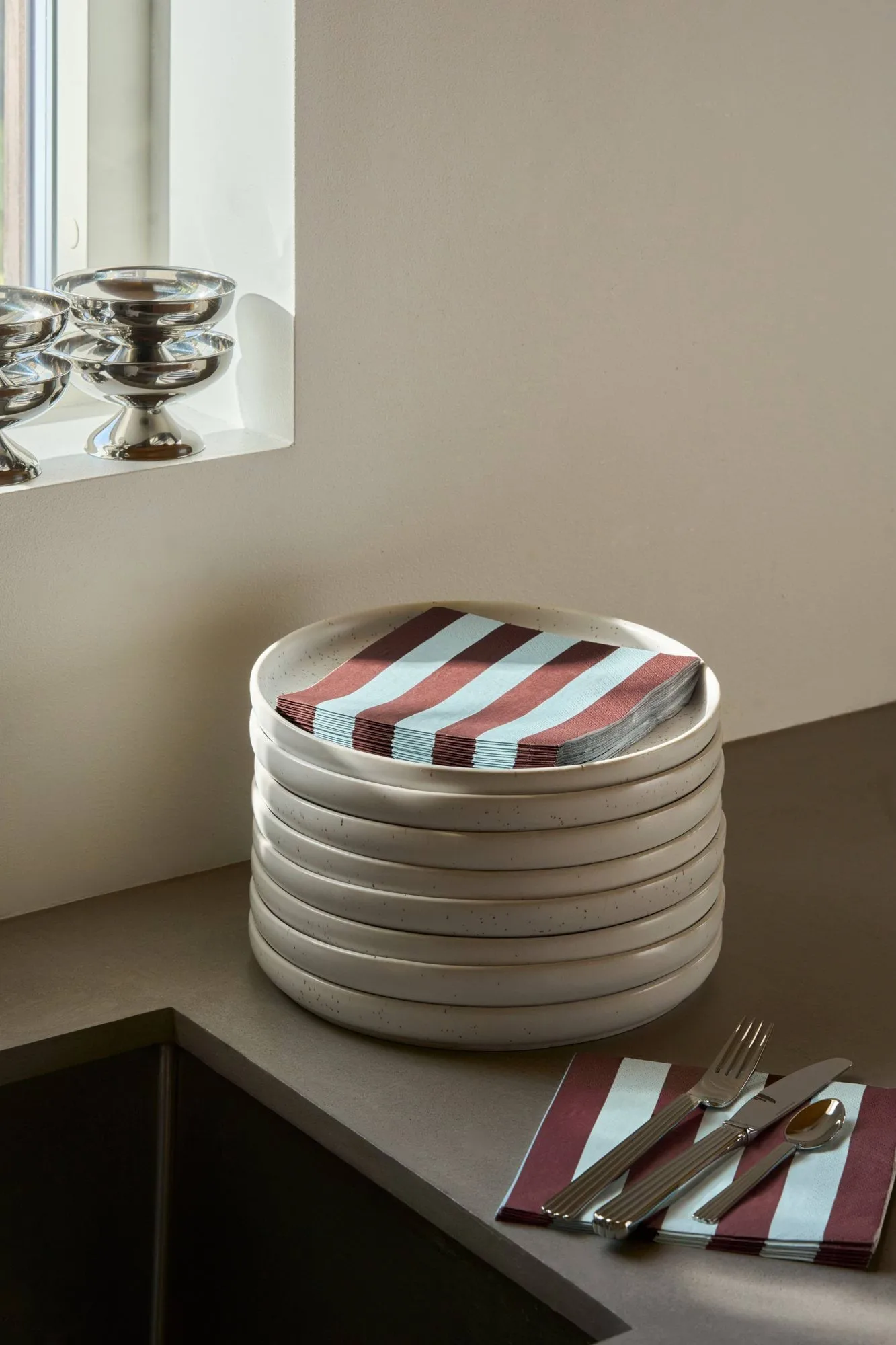 Bold Stripe paperiservetti, Viininpunainen-sininen, 20-pack, 33x33 cm Scandi Essentials