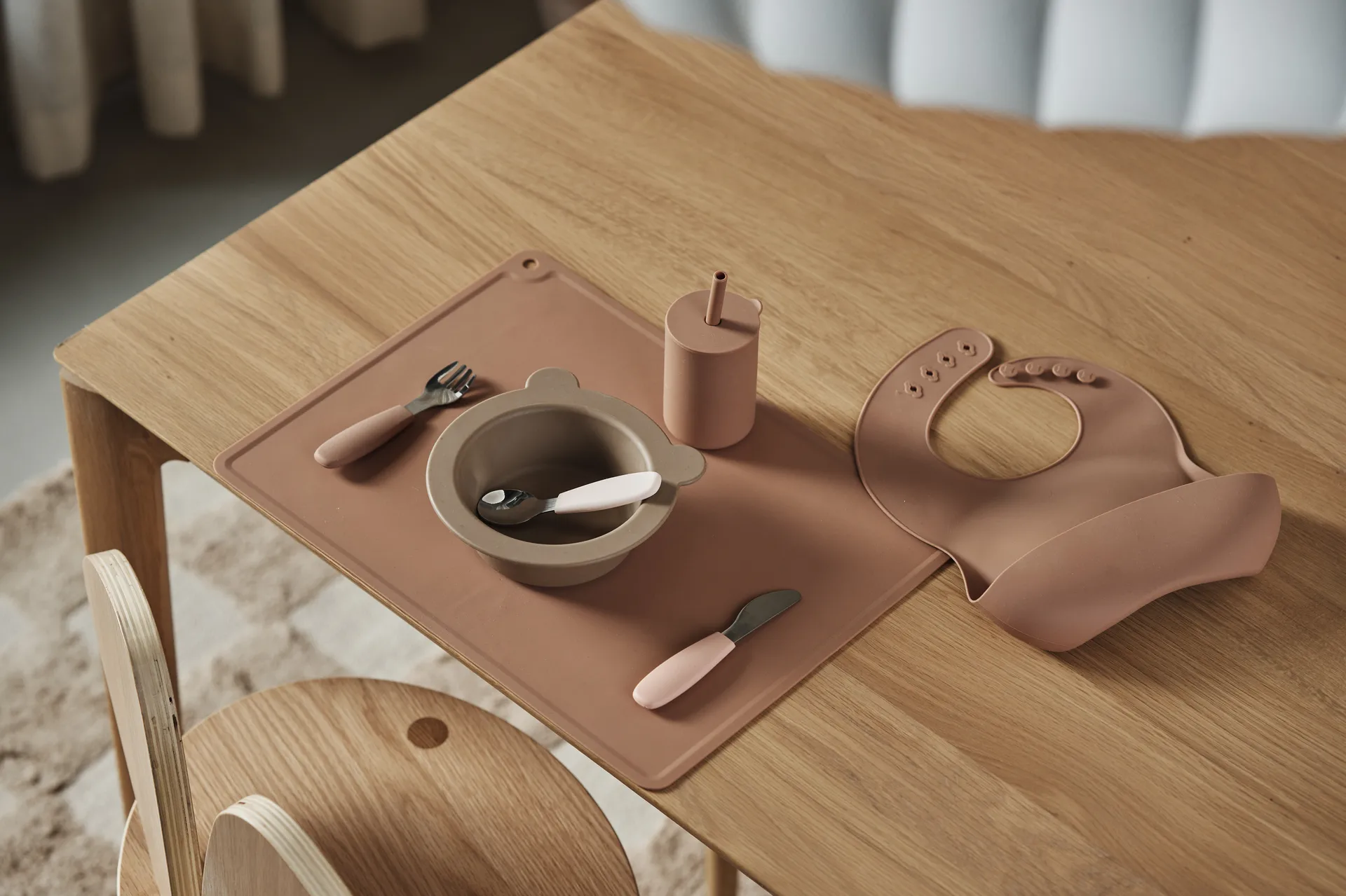 Silly ruokalappu silikoni 2 kpl, Vanilja-hasselpähkinä Scandi Living