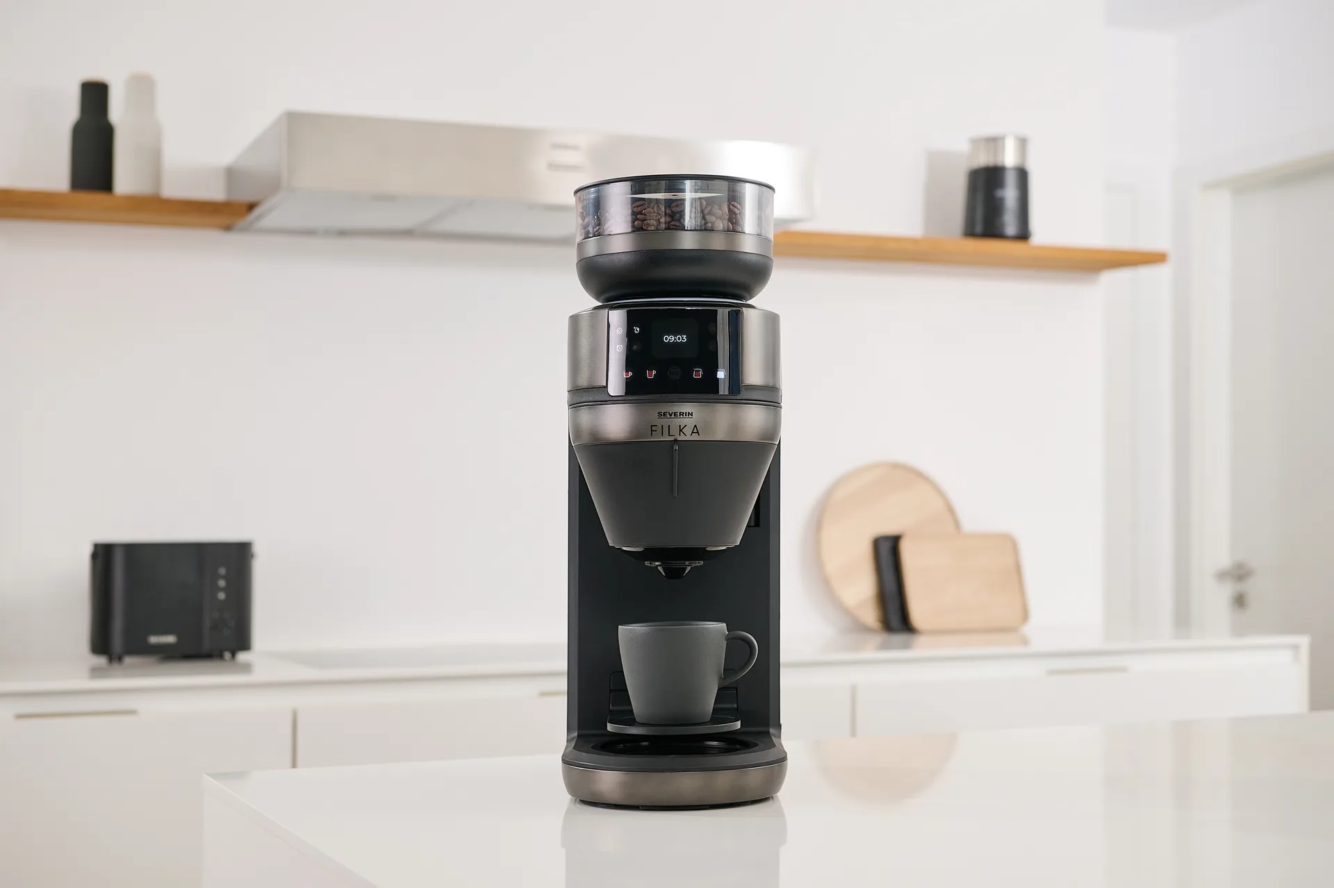 FILKA 2.0 KA 4854 täysautomaattinen kahvinkeitin, Dark Inox, termospullo Severin