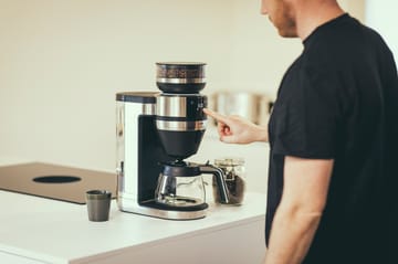 Severin KA 4851 FILKA täysautomaattinen kahvinkeitin - Harjattu teräs-musta - Severin