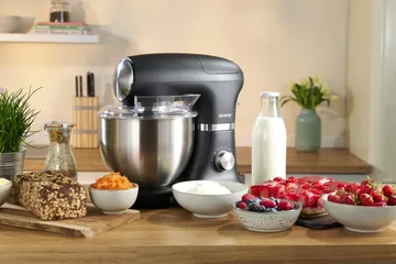 Severin KM 3898 avustaja vaa'alla 5,5 L - Musta - Severin