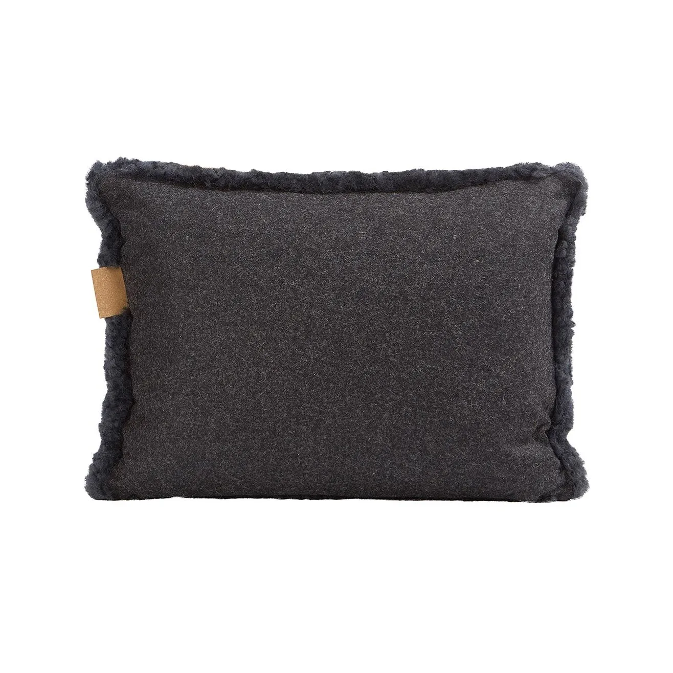 Shepherd Lina lampaannahkatyyny, 40 cm x 30 cm, asvaltinharmaa Shepherd of Sweden