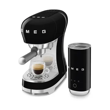 Smeg 50's Style espressokone maidonvaahdottimella - Musta - Smeg