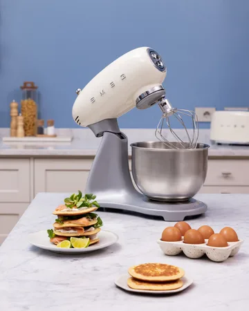 Smeg 50's Style keittiökone 4,8 L - Creme-hopea 800 W - Smeg