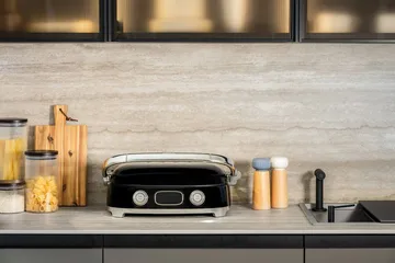Smeg 50's Style monitoimigrilli - Musta korkeakiiltoinen - Smeg
