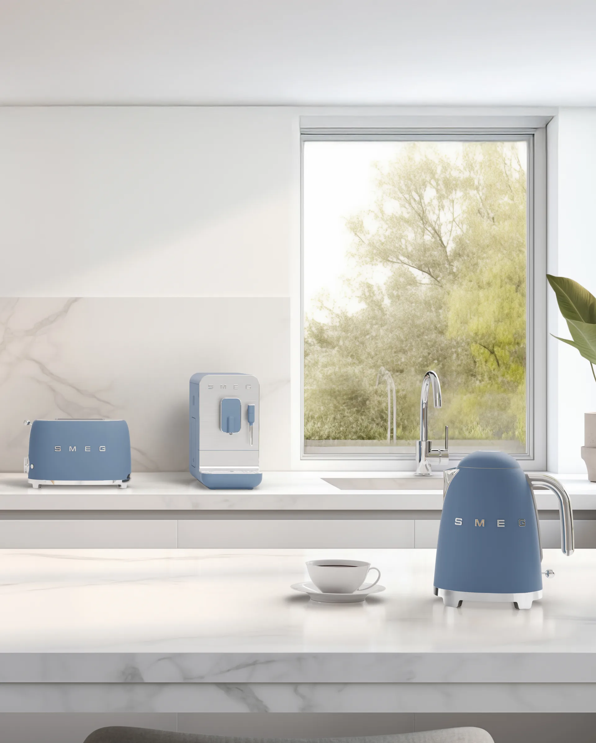 Smeg 50's Style vedenkeitin 1,7 L, Storm blue Smeg