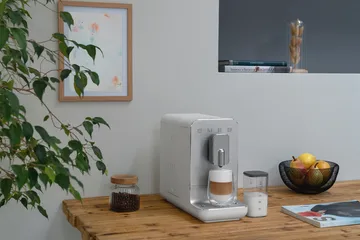 Smeg espressokone säiliöllä automaattinen - Valkea - Smeg