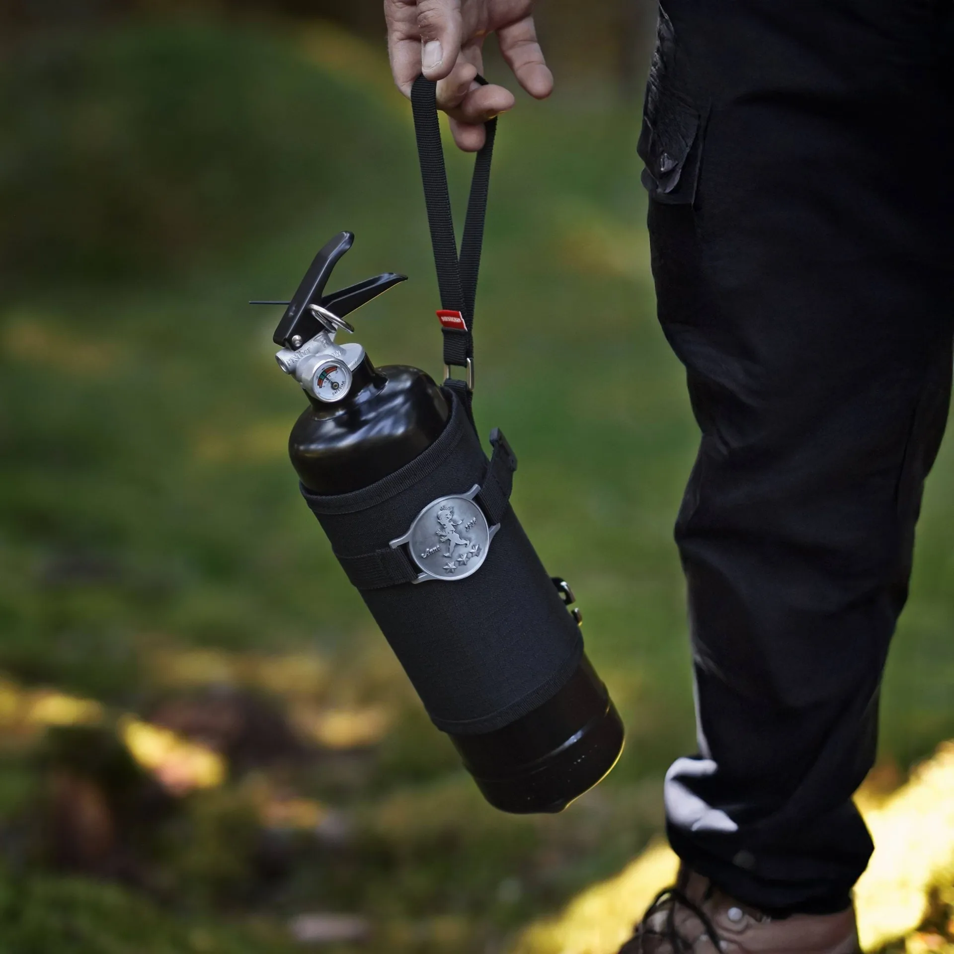 Solstickan jauhesammutin 6 kg, Outdoor edition, Musta Solstickan Design