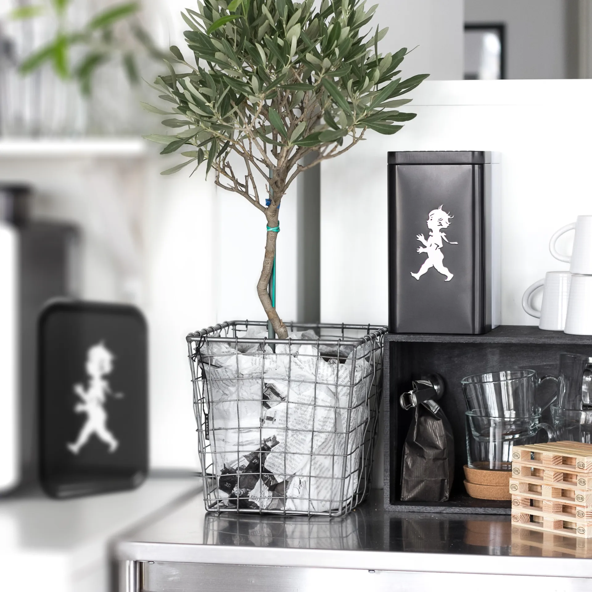 Solstickan kahvipurkki 20,5 cm, Mattamusta Solstickan Design