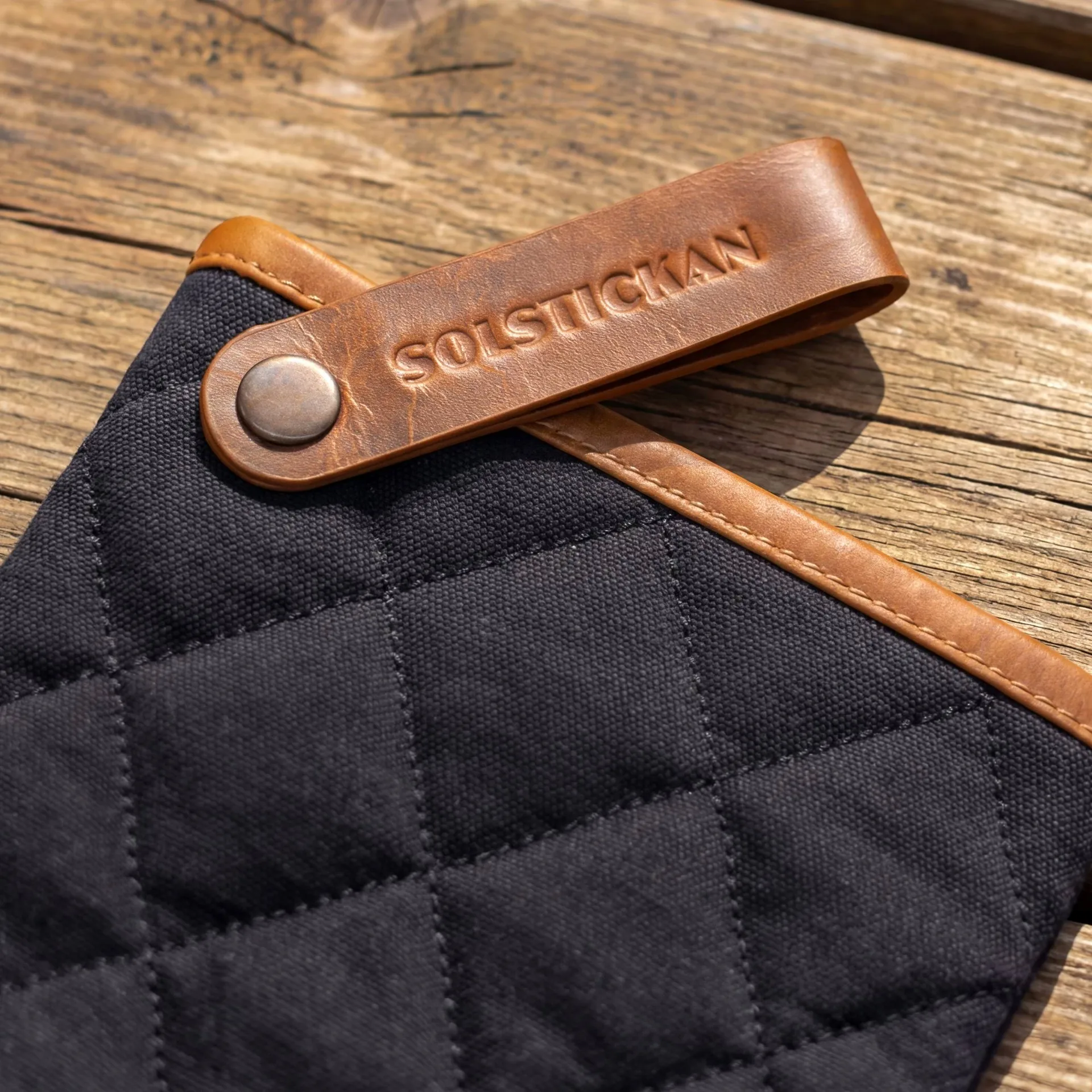 Solstickan patakinnas canvas, Musta Solstickan Design