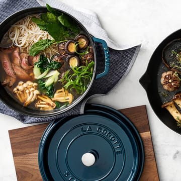 La Mer pyöreä pata, kolme emalikerrosta - 6,7 l - STAUB