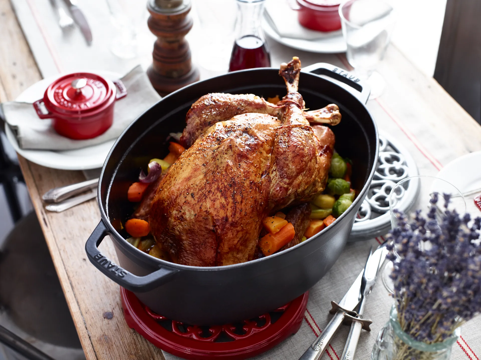 Staub La Cocotte ovaali pata valurauta 8 L, Musta STAUB