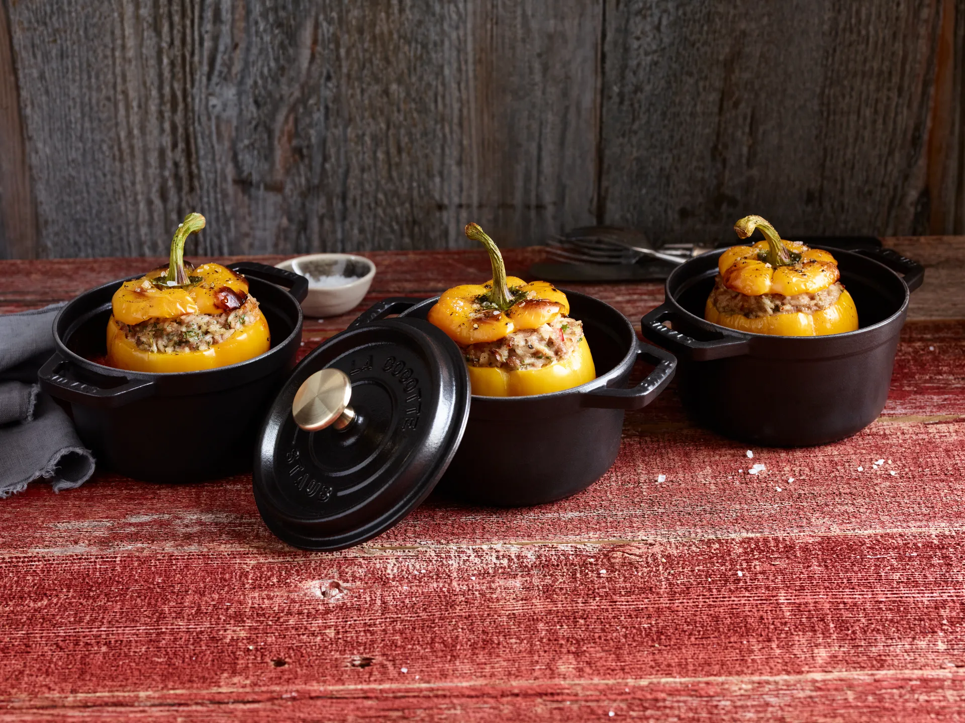 Staub La Cocotte pyöreä kasari valurauta 0,8 L, Musta STAUB