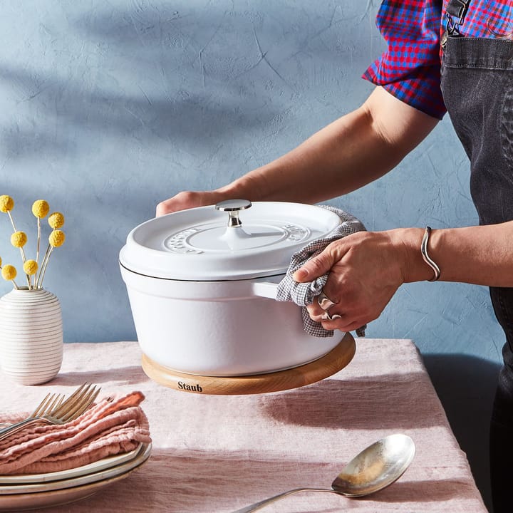 Staub magneettinen pannunalunen pyöreä pyökki, 23 cm STAUB