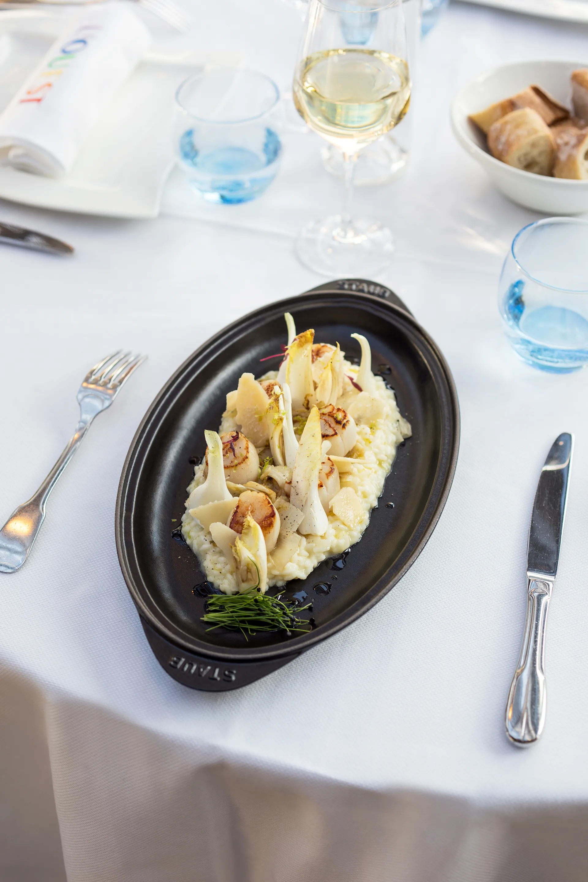 Staub ovaali kalavuoka, valurautaa, musta STAUB