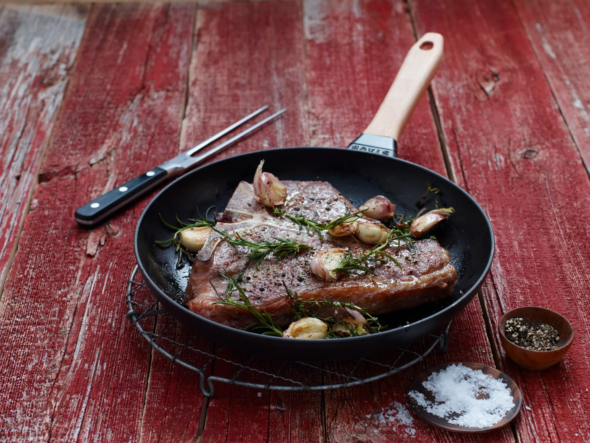 Staub paistinpannu valurauta musta vaalea puukahva., Ø28 cm STAUB