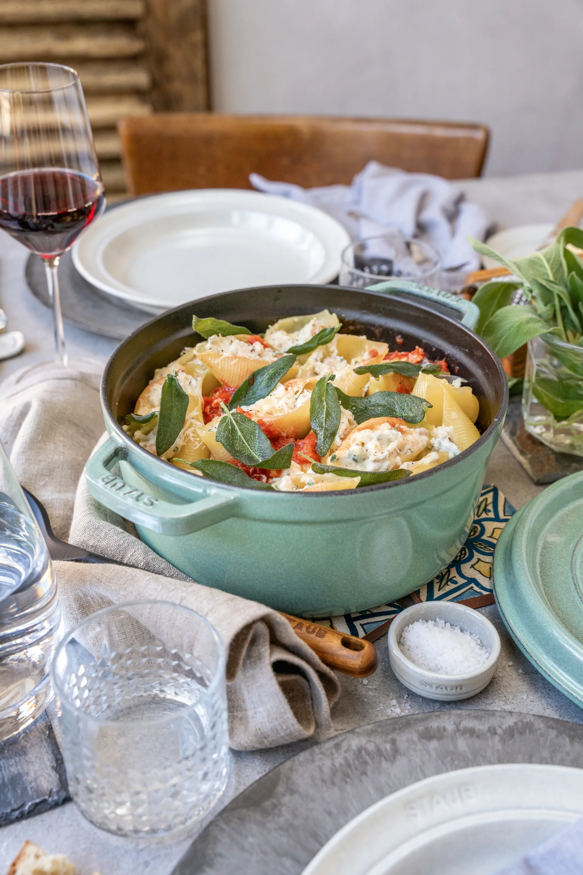 Staub pyöreä pata valurautaa, 5,2 l, Salvia STAUB