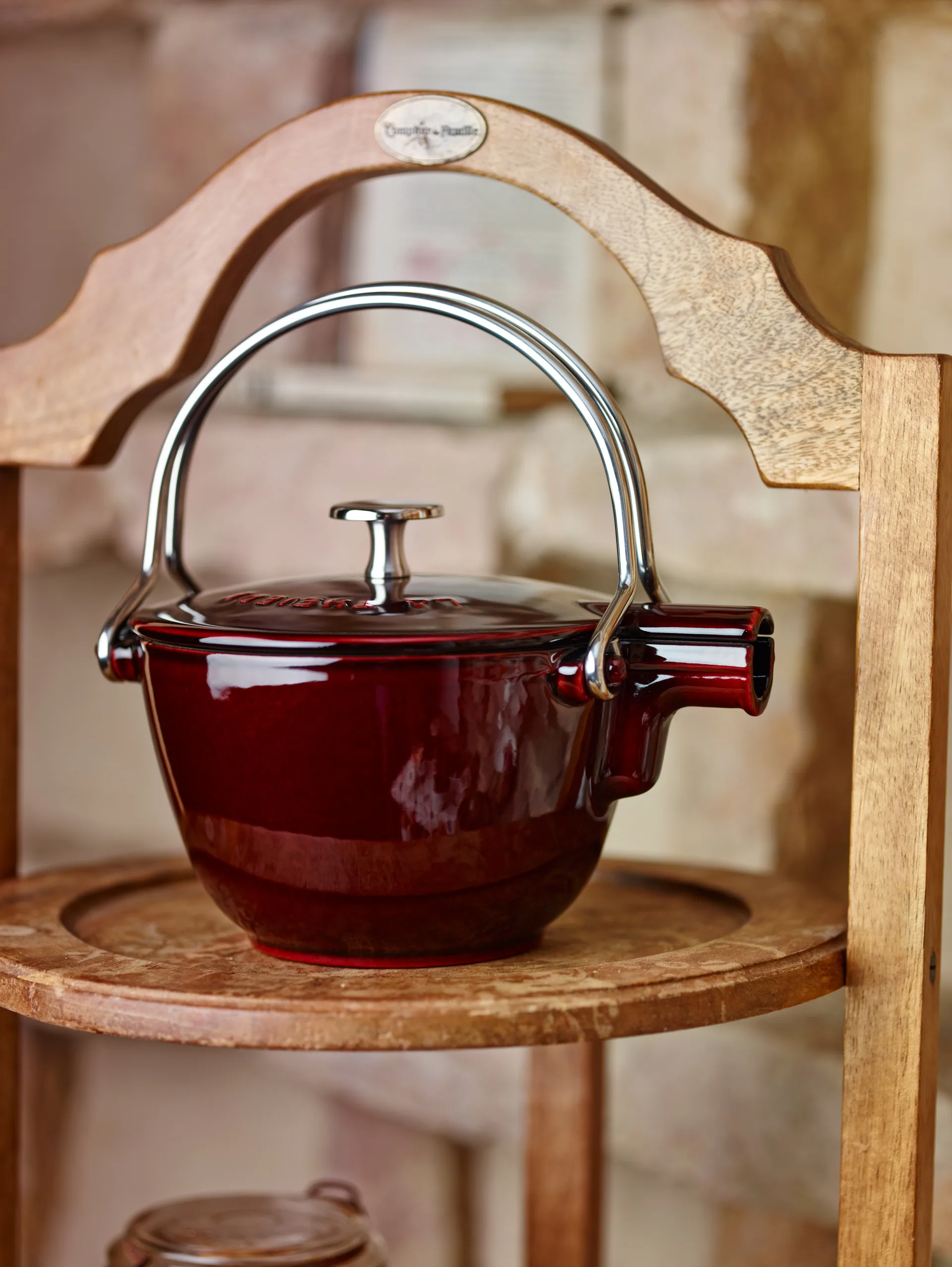 Staub teekannu valurauta pyöreä 1,15 L, Grenadiininpunainen STAUB