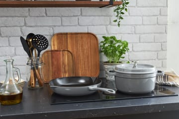 Staub valurautapannu kaatonokalla Ø26 cm - Grafiitinharmaa - STAUB