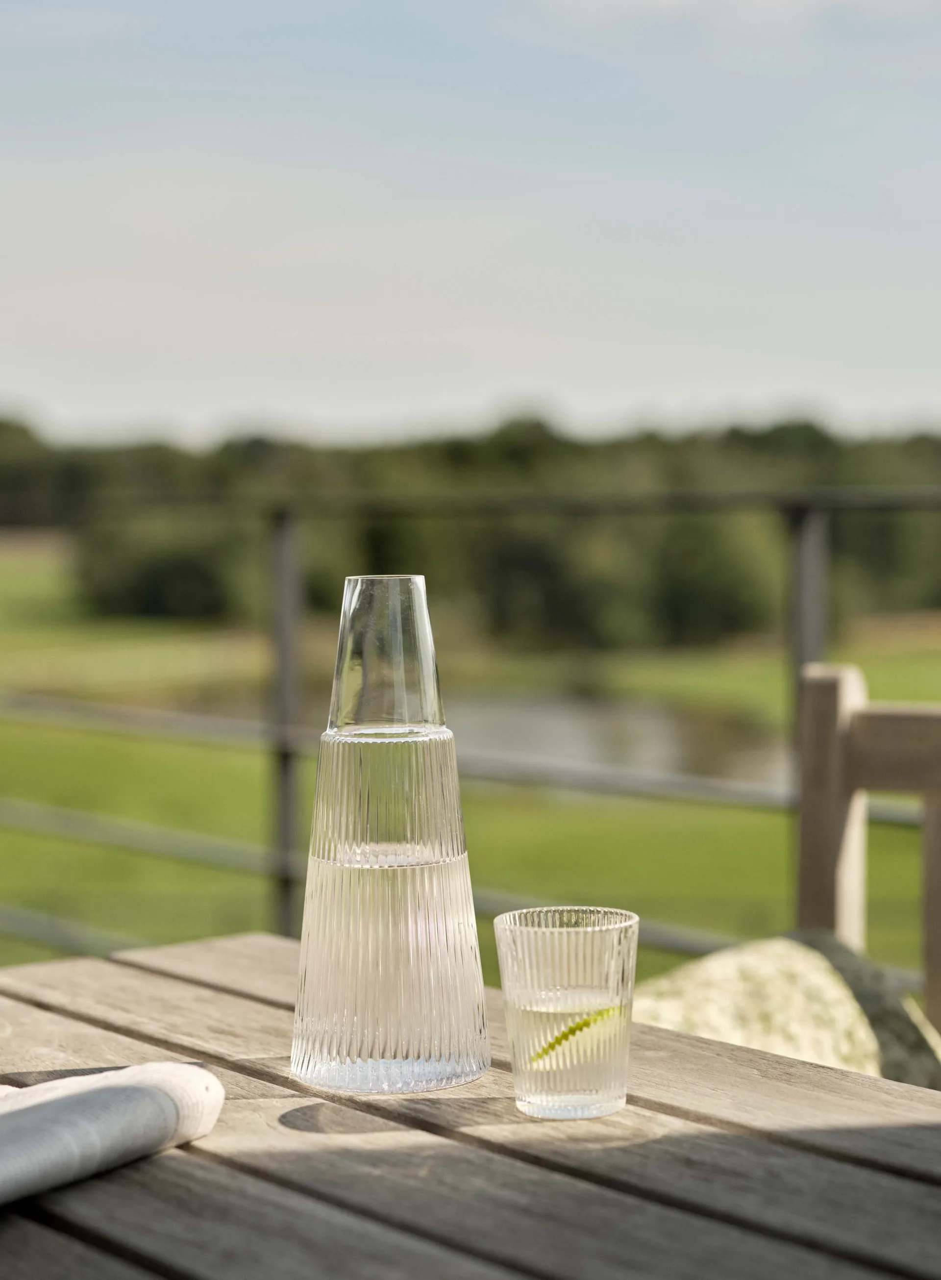 Pilastro karahvi ja juomalasi, Clear Stelton