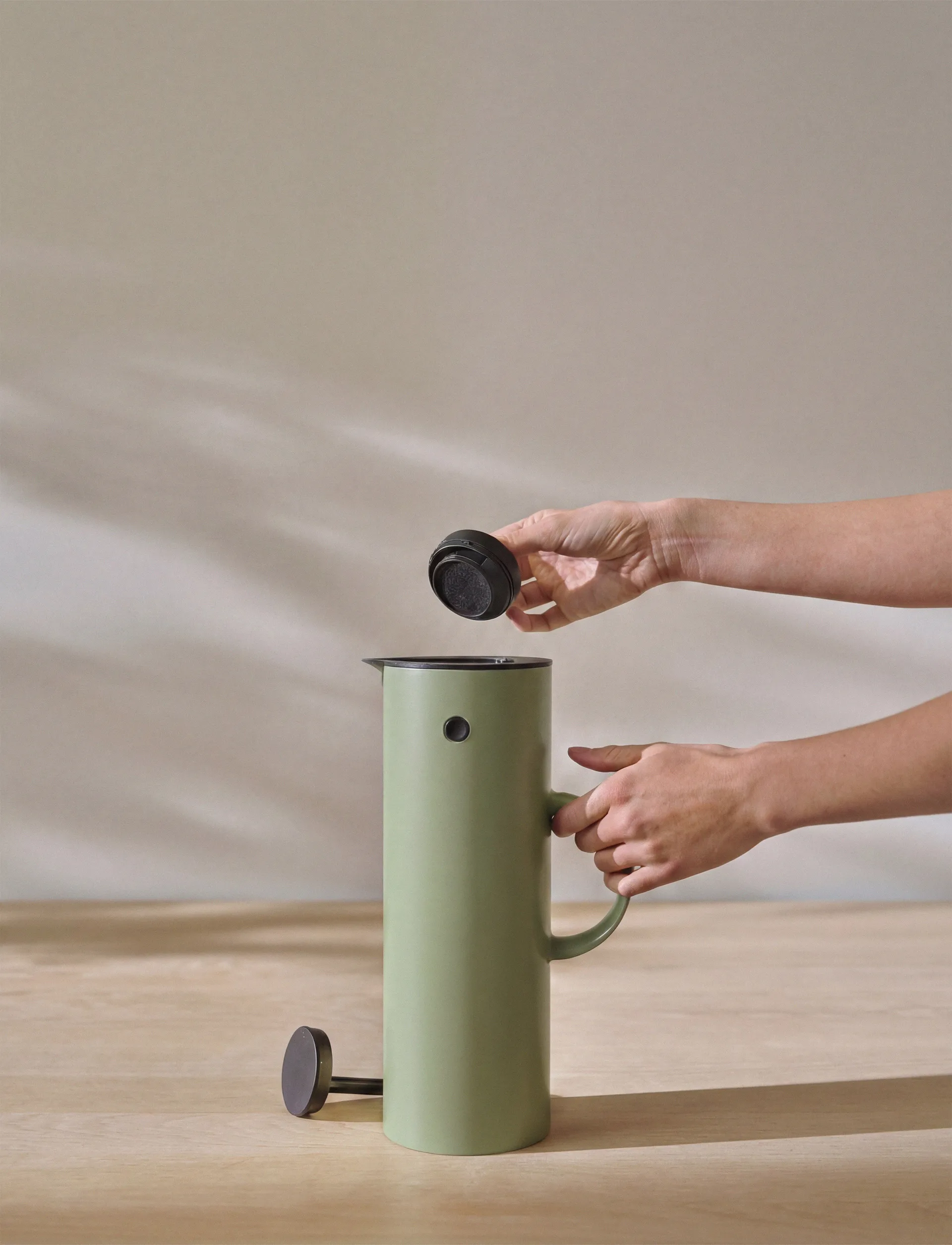 Stelton termoskannu EM77 1 l, Pehmeä saniaisenvihreä Stelton