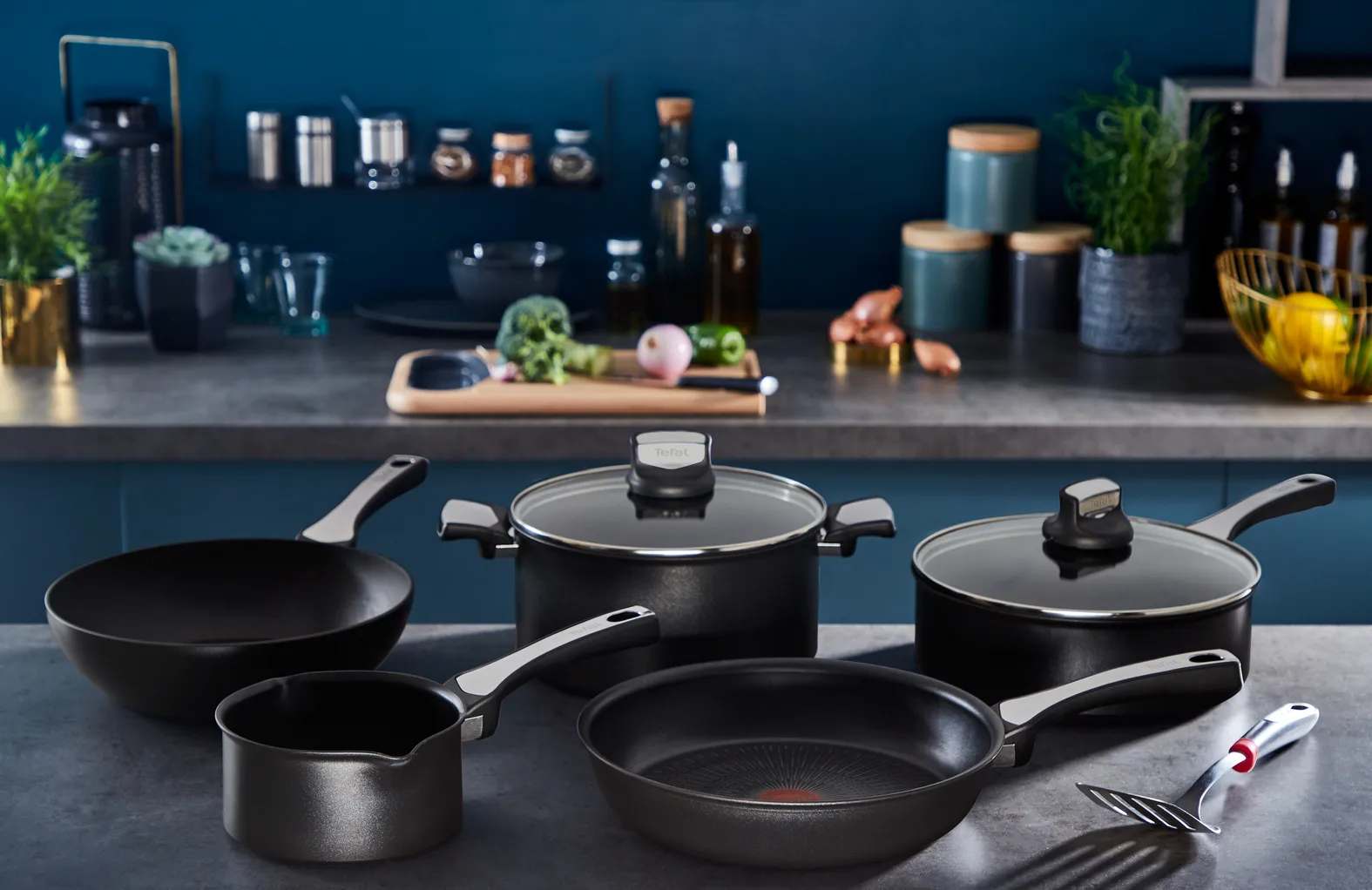 Unlimited ON sauté-pannu kannella, 24 cm Tefal