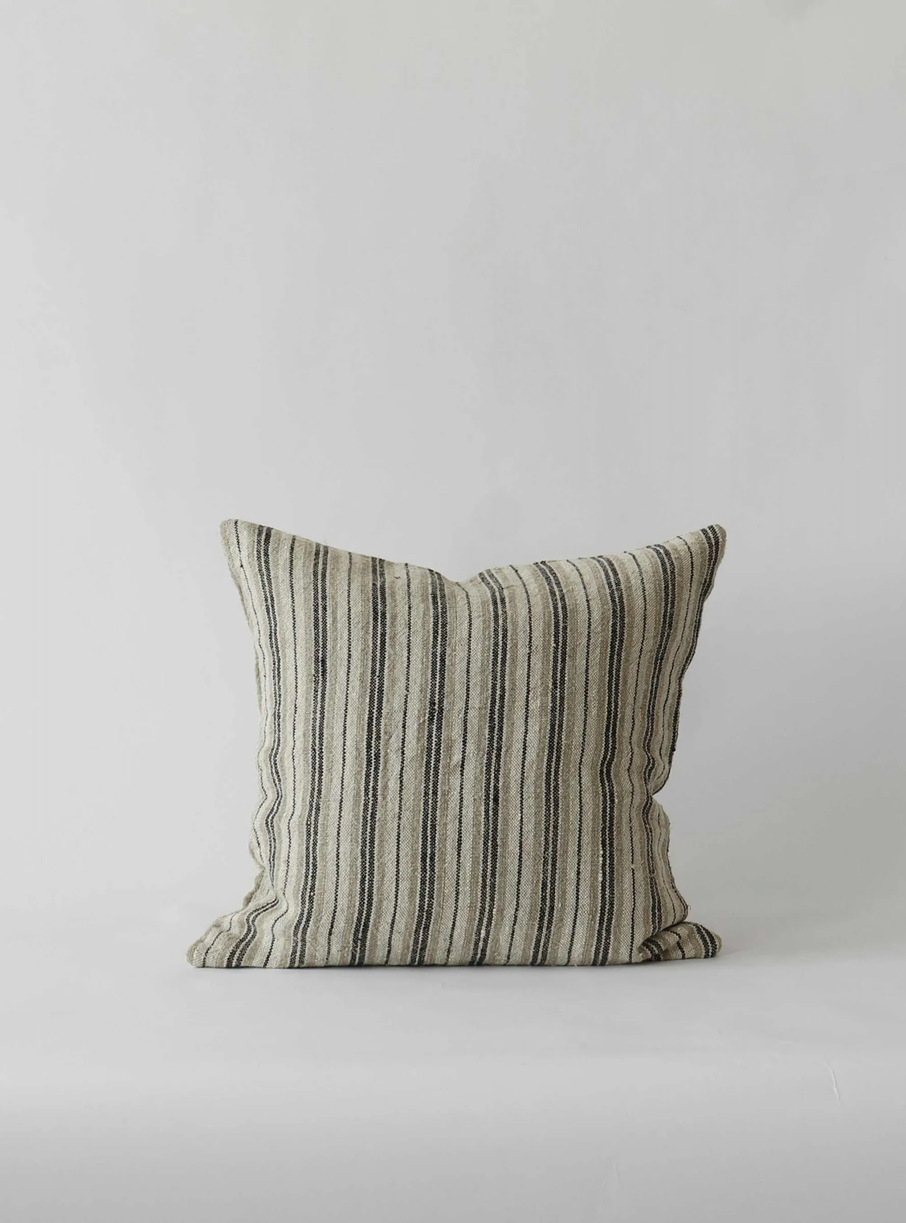 Aston tyynynpäällinen pellava 50 x 50 cm, Black Tell Me More