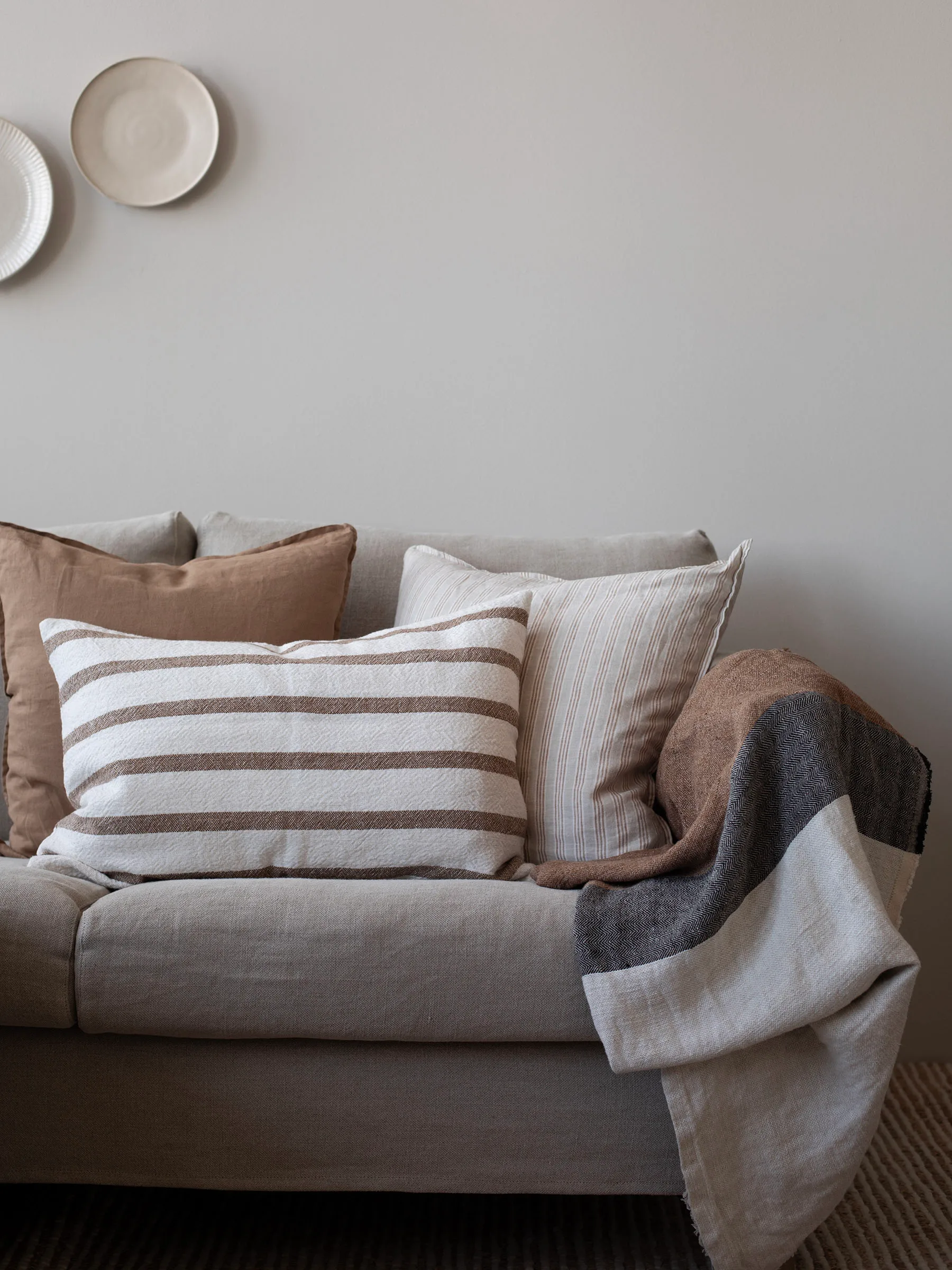 Gaston tyynynpäällinen 40x60 cm, Hazelnut Tell Me More