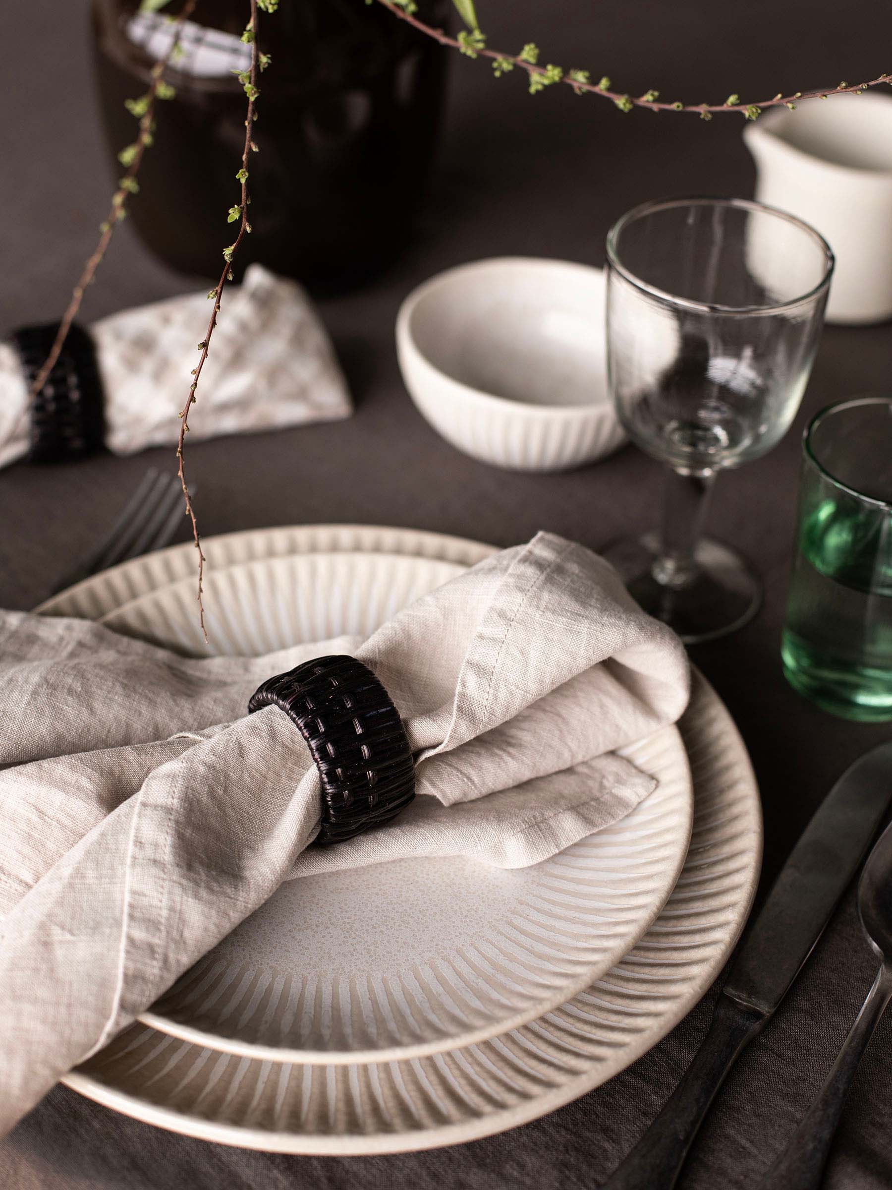 Granada lautanen Ø22 cm, Cremevit-beige Tell Me More