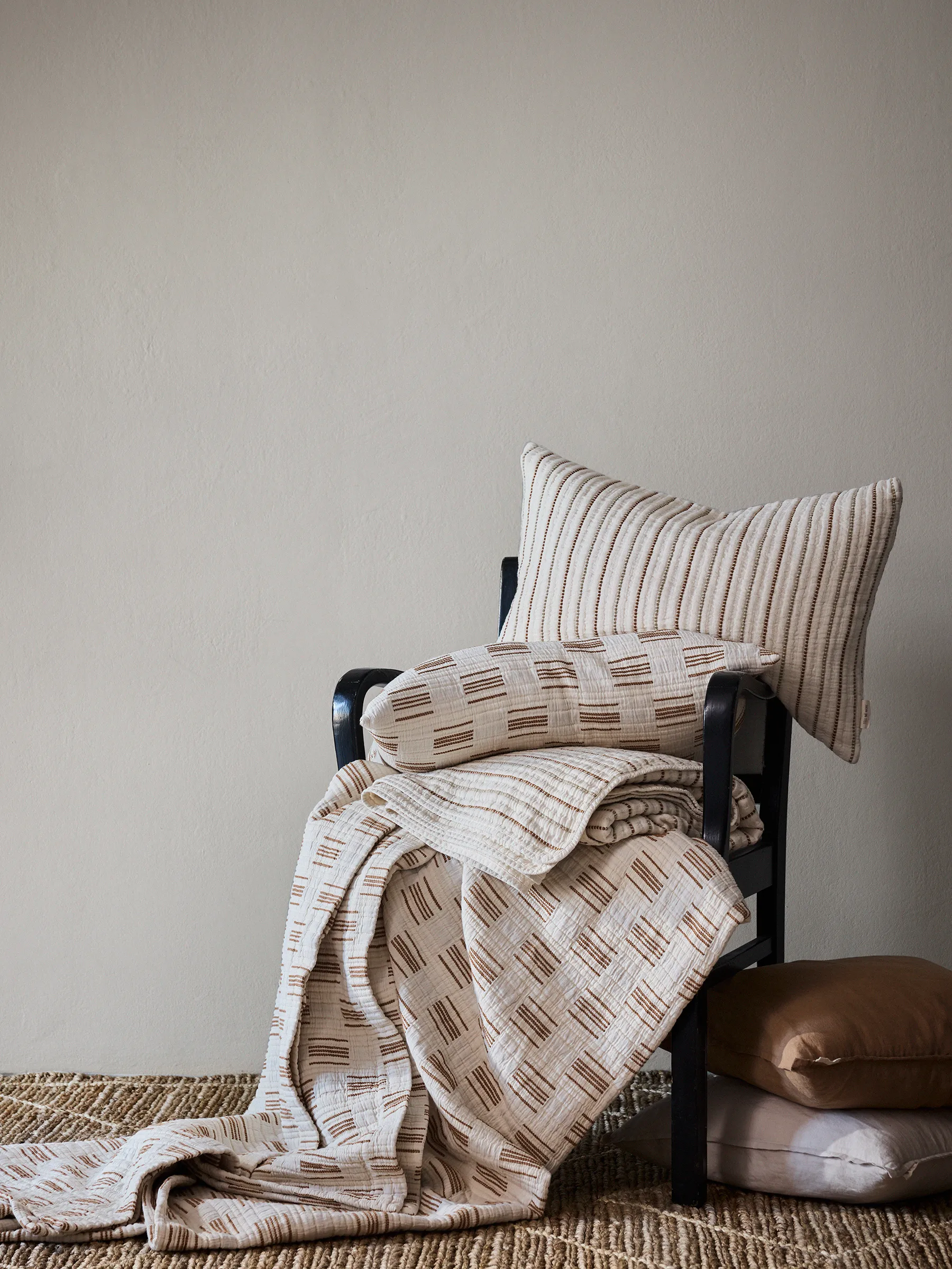 Lola tyynynpäällinen 40x60 cm, Off-white Tell Me More