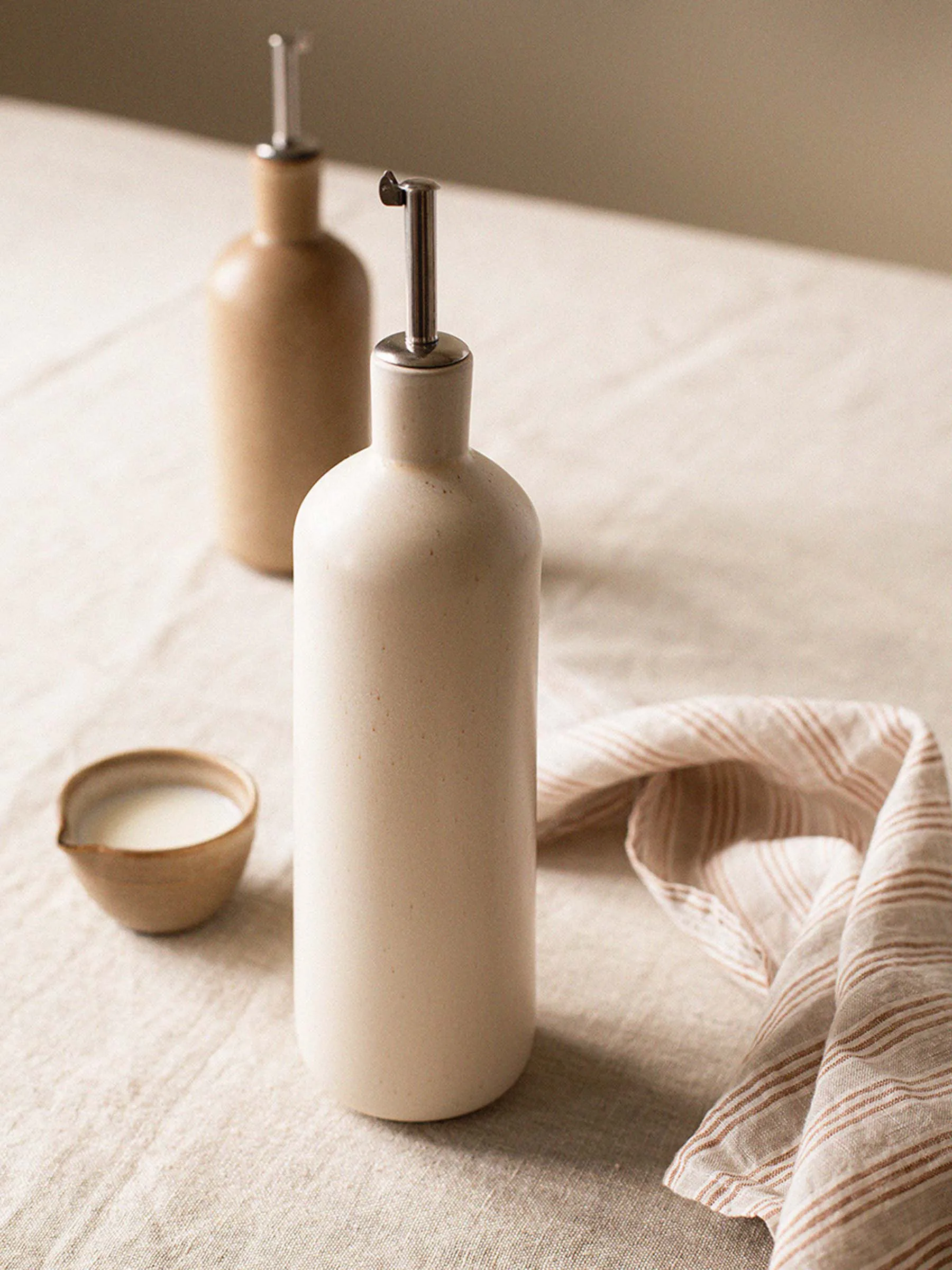 Palermo pullo öljylle ja etikalle, Offwhite, medium 70 cl Tell Me More