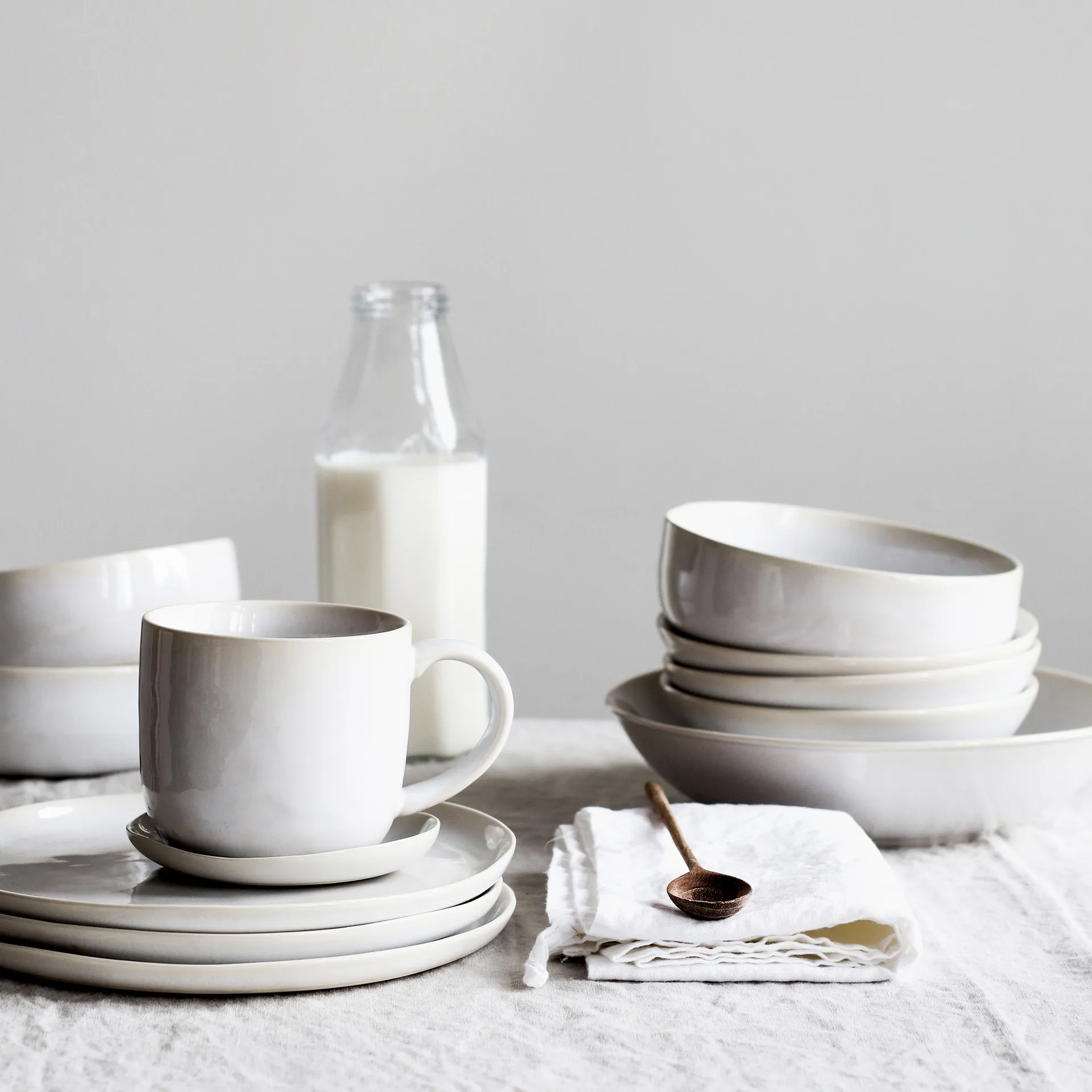 Vince lautanen, 22 cm, Valkoinen Tell Me More