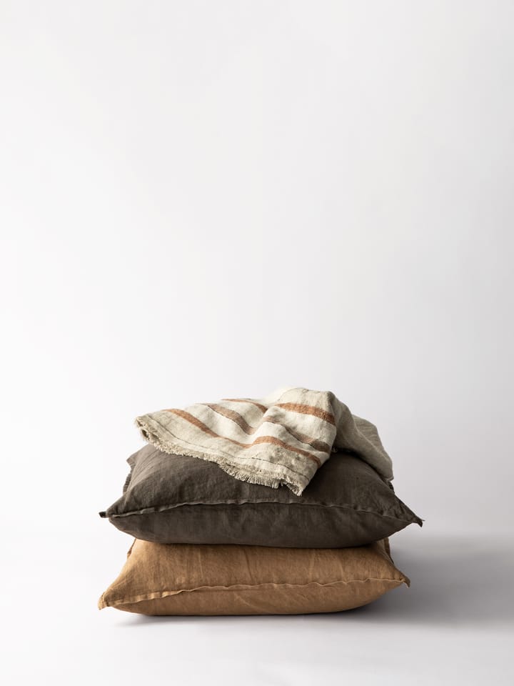 Washed linen tyynynpäällinen 50 x 50 cm, Pähkinä Tell Me More