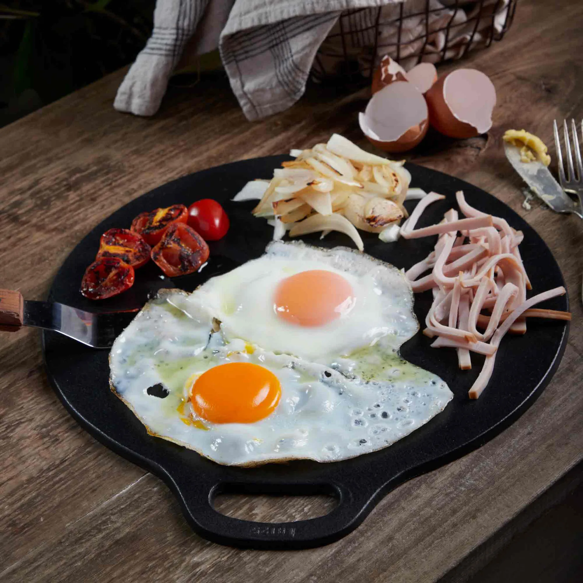Victoria Tawa paistohälli valurautaa, pre-seasoned, Ø38 cm Victoria