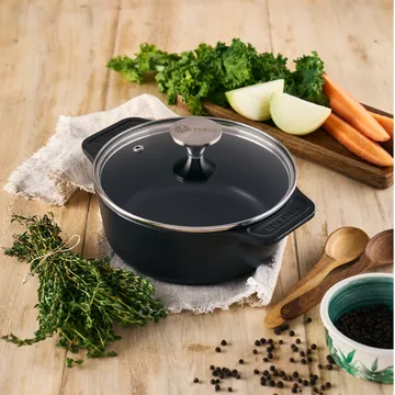 Victoria valurautapata lasikannella, emaloitu - 1,9 l - Victoria