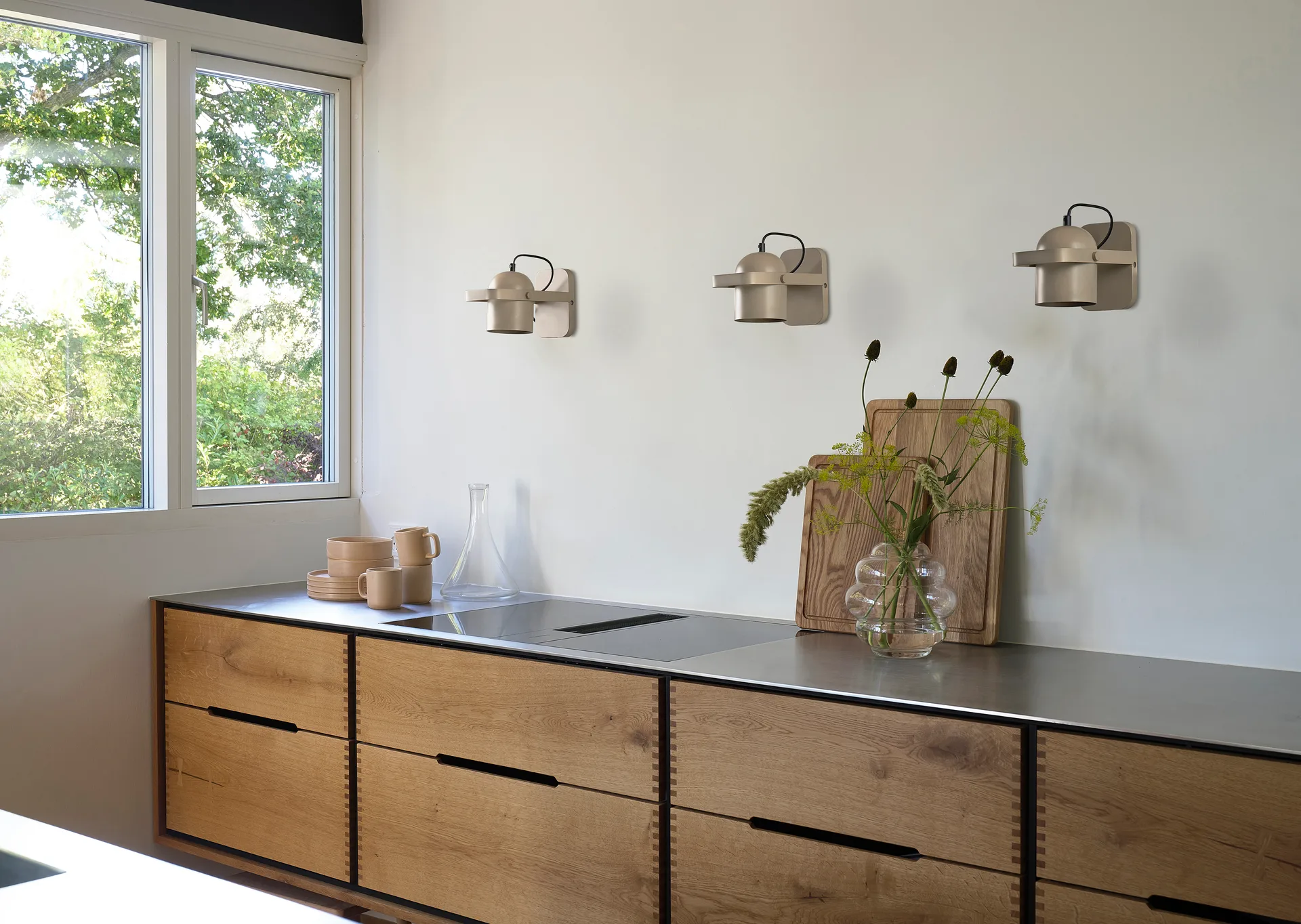 Nesvik seinävalaisin, Hiekka Villa Collection